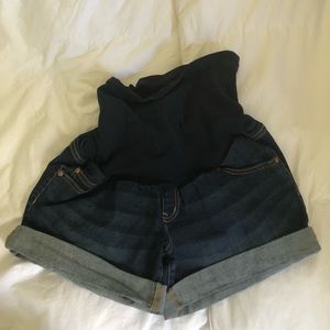 Maternity cuffed denim shorts
